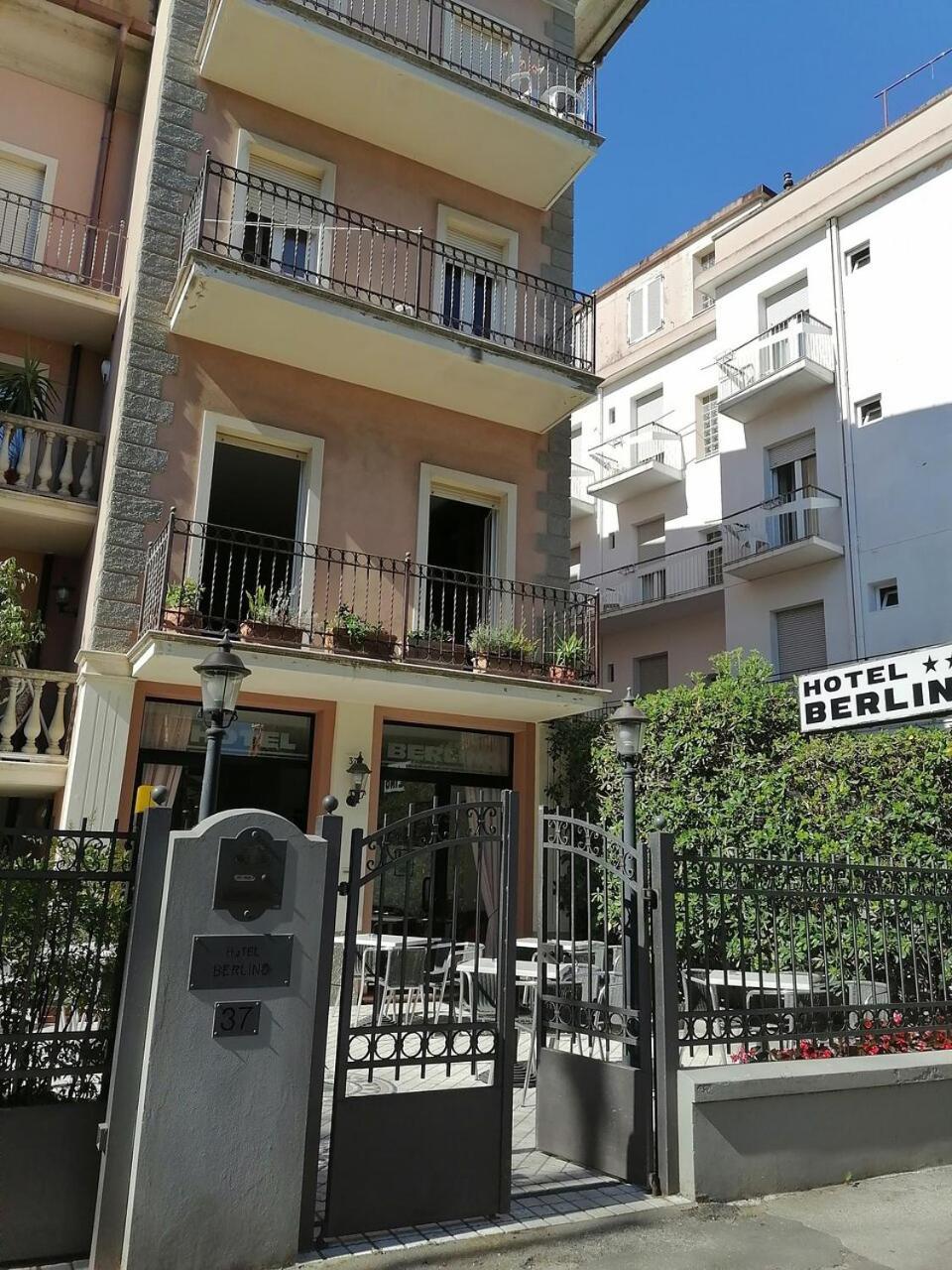 קאטוליקה Hotel Berlino מראה חיצוני תמונה